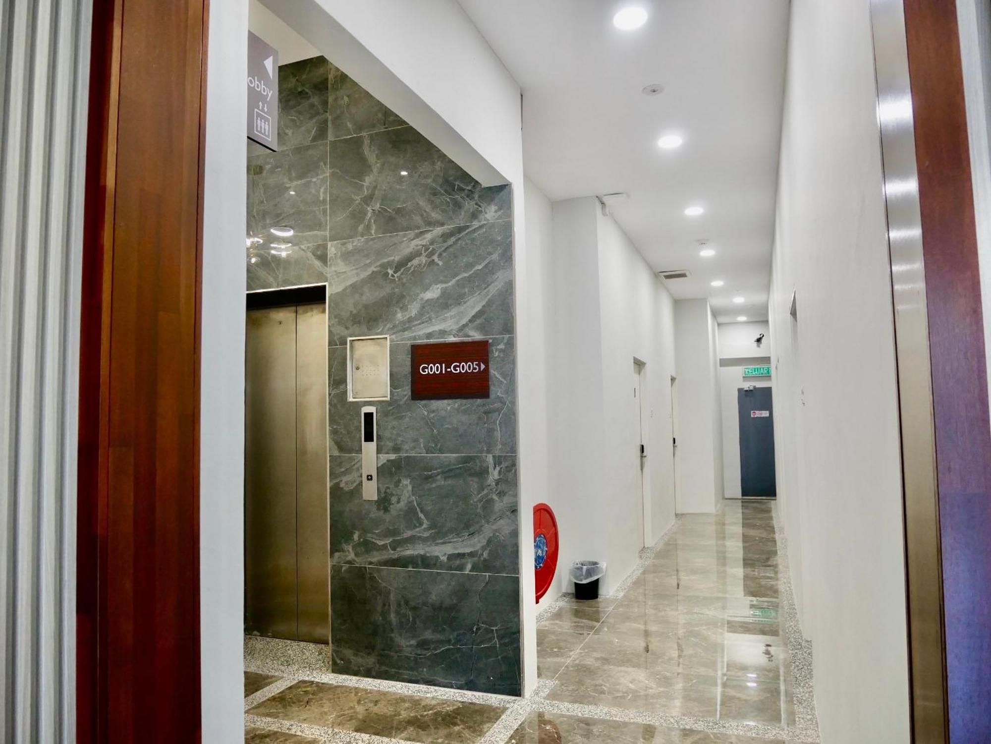 Pantai Regal Hotel 3*